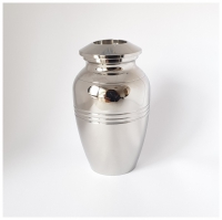 Zilverkleurige crematie as urn van roestvrij staal