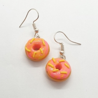 Donuts oorbellen roze/geel met glazuur